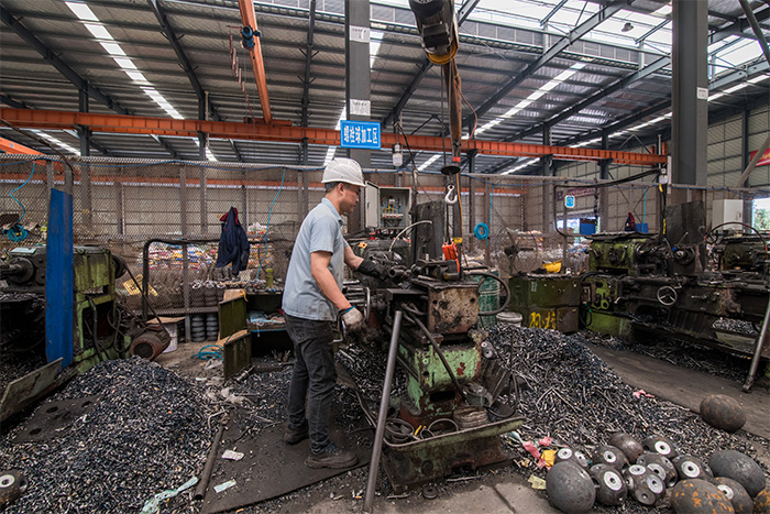 宣威网架配件-螺栓球加工车间